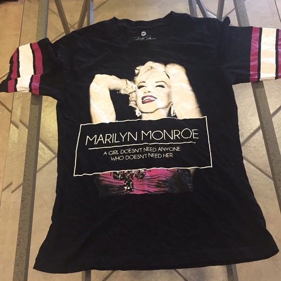 Marilyn Monroe Tops - Marilyn Monroe Size Junior Medium (7-9) T-shirt